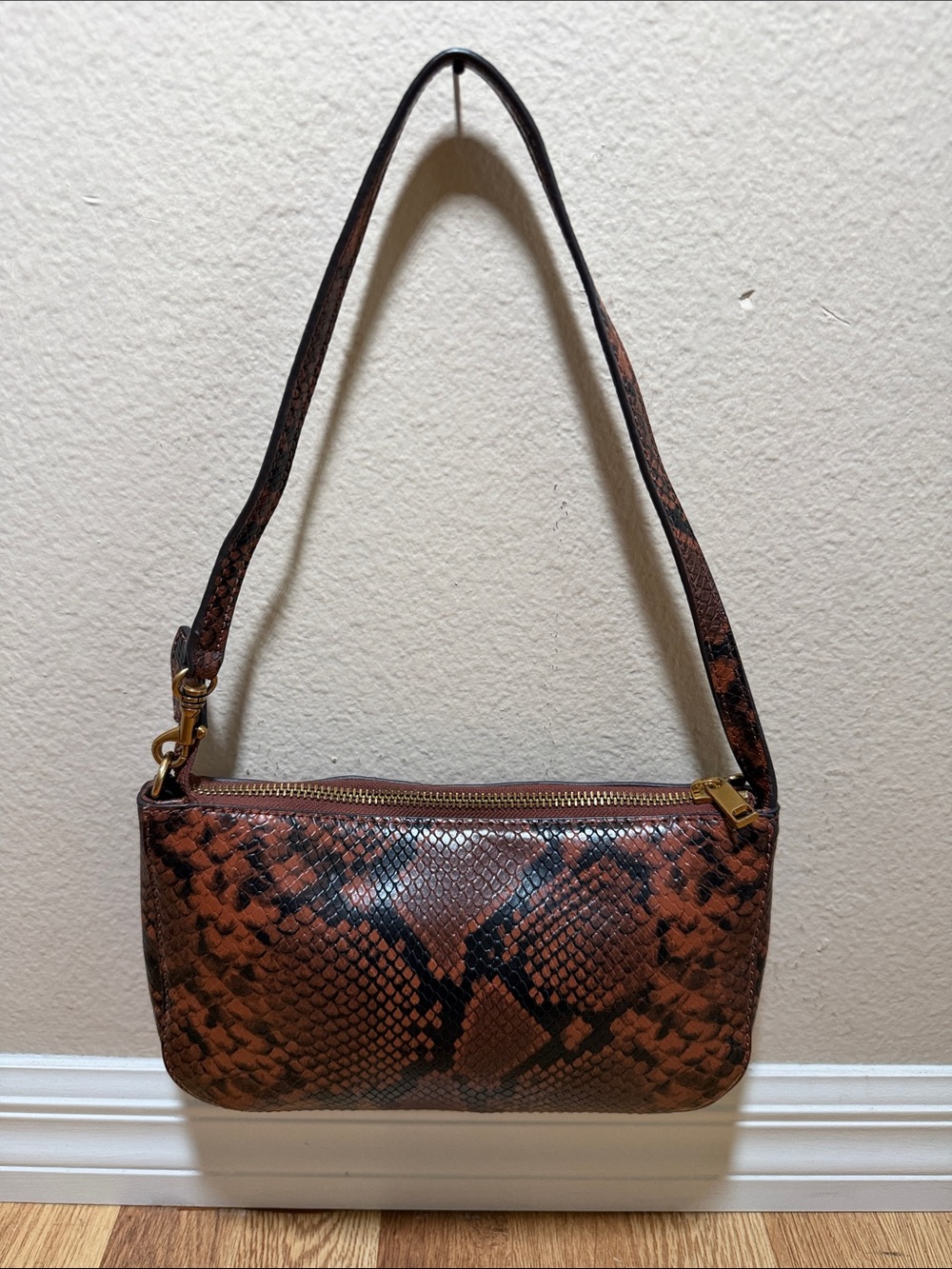 Banana Republic snake-print baguette shoulder bag